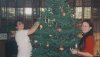 Beverly & Ariana decorating the tree 3